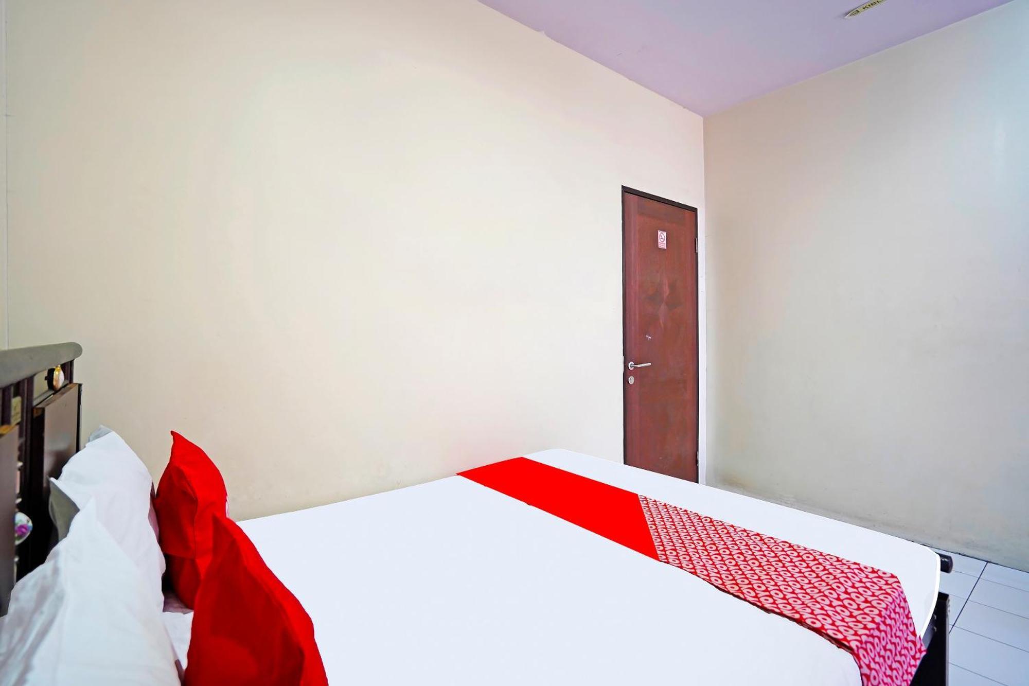 Oyo 91415 De Wijaya Hotel Sidoarjo Eksteriør bilde