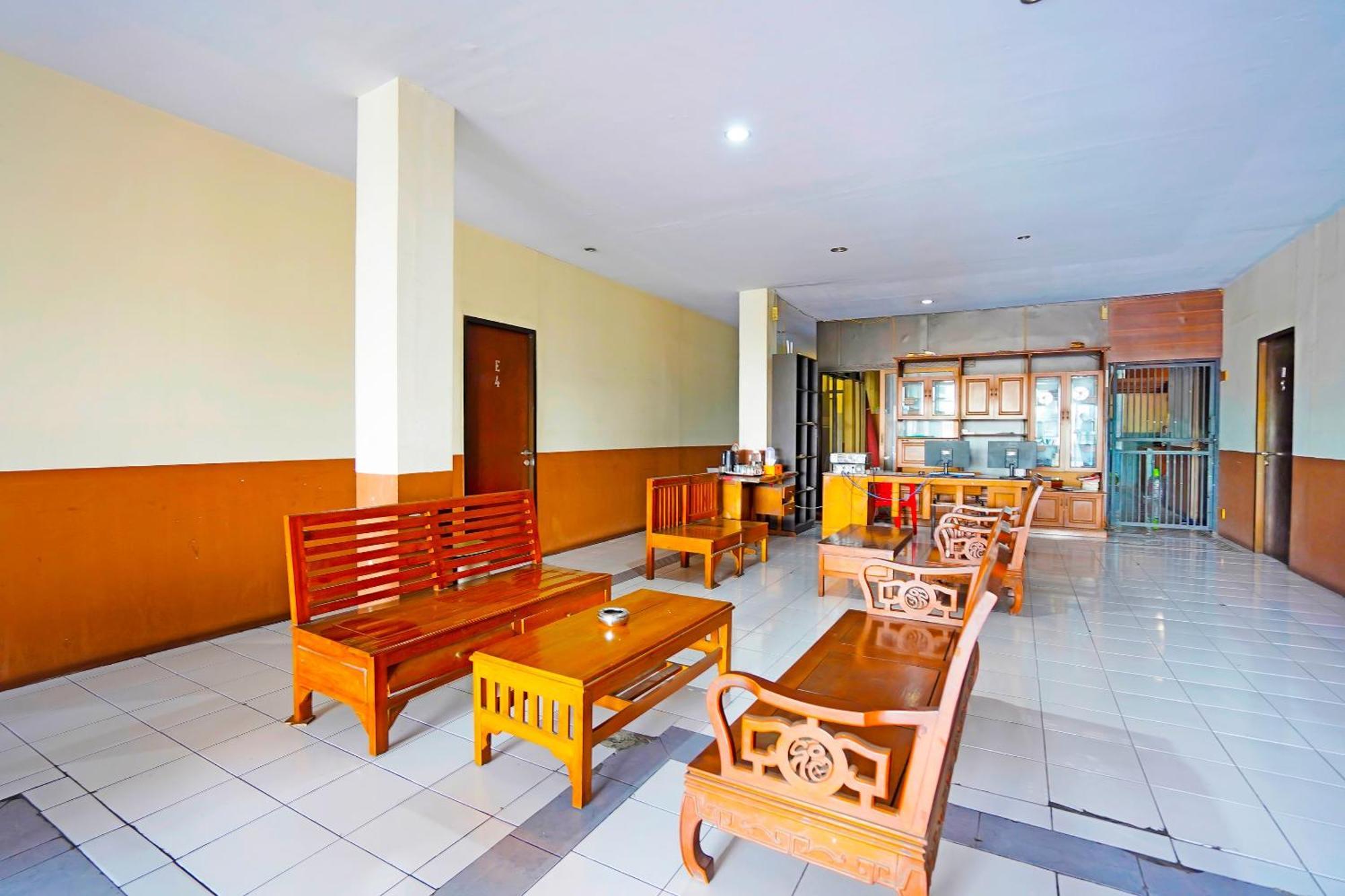 Oyo 91415 De Wijaya Hotel Sidoarjo Eksteriør bilde